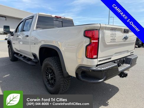 Used 2026 Chevrolet Silverado 2500 ZR2 w/ LPO, Dark Essentials Package AWD/4WD image 13