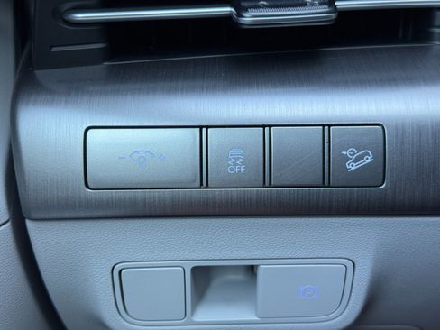 Used 2025 Hyundai Kona SEL AWD/4WD image 16