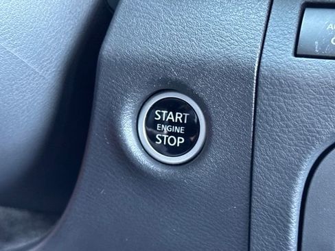 Used 2025 Nissan Frontier PRO-4X image 16