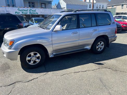 Used 2002 Toyota Land Cruiser Base AWD 4dr SUV image 11
