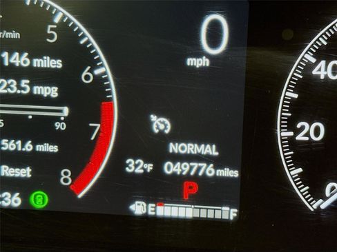 Used 2023 Honda CR-V EX image 2