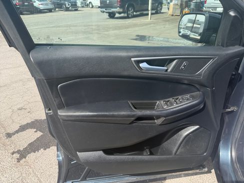 Used 2022 Ford Edge SE w/ Black Appearance Package AWD/4WD image 12