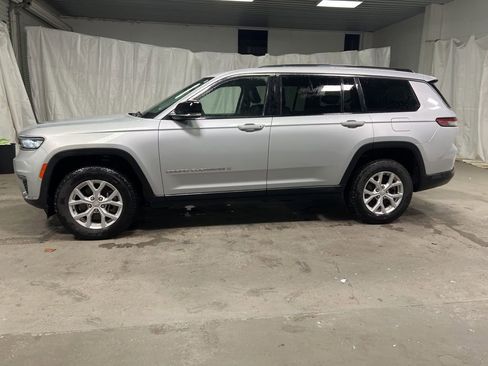 Used 2023 Jeep Grand Cherokee L Limited AWD/4WD image 4