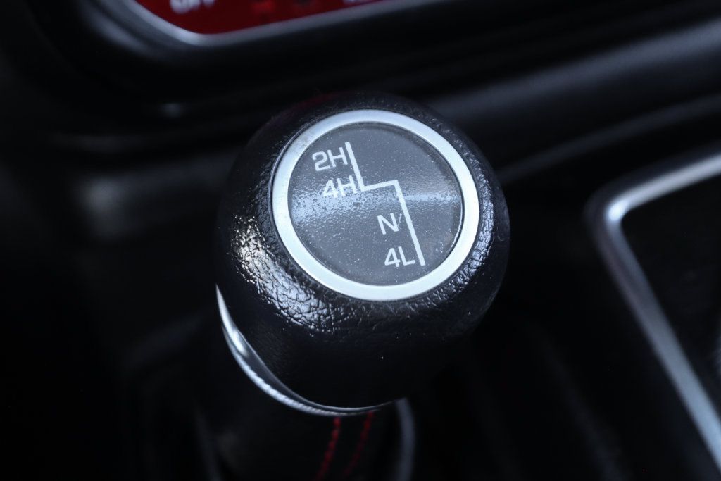 Used 2021 Jeep Wrangler Unlimited Rubicon AWD/4WD image 30