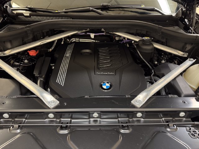 Used 2022 BMW X6 xDrive40i w/ M Sport Package AWD/4WD image 27