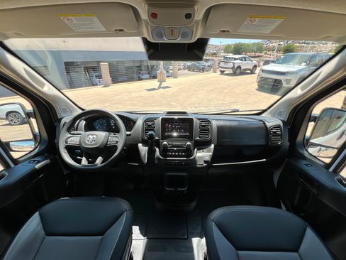 Used 2025 RAM ProMaster 3500 w/ Convenience Group FWD image 9