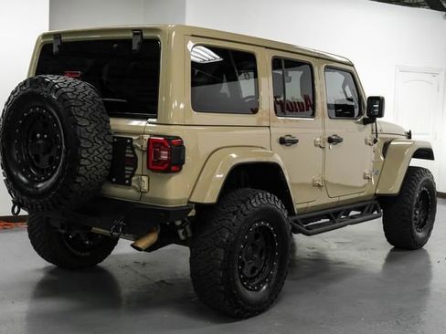 Used 2022 Jeep Wrangler Unlimited Sahara AWD/4WD image 9