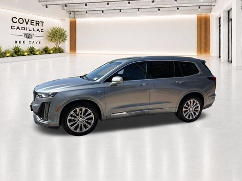 Used 2023 Cadillac XT6 Premium Luxury w/ Technology Package FWD image 5