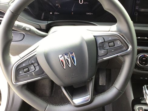 Used 2025 Buick Envista Sport Touring FWD image 27