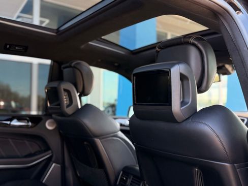 Used 2014 Mercedes-Benz GL 63 AMG 4MATIC image 31