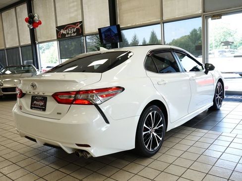 Used 2019 Toyota Camry SE FWD image 16