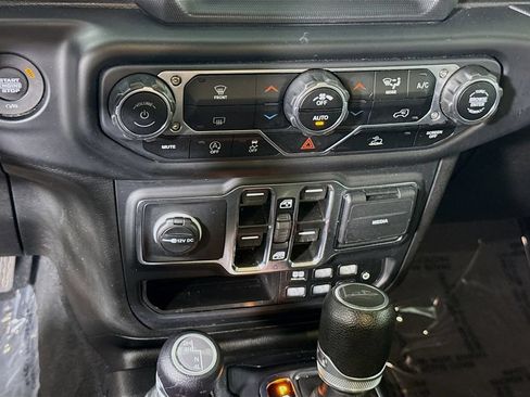 Used 2023 Jeep Gladiator Sport AWD/4WD image 10