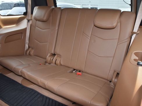 Used 2017 Cadillac Escalade Platinum AWD/4WD image 11