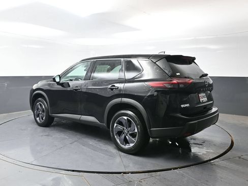 Used 2025 Nissan Rogue SV FWD image 11