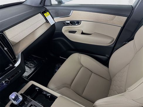 New 2026 Volvo XC90 B6 Core w/ Protection Package image 23