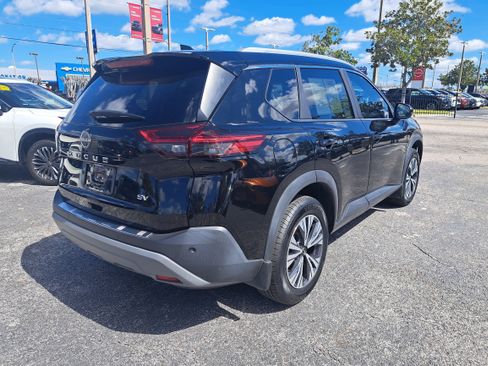 Certified 2023 Nissan Rogue SV w/ SV Premium Package image 5