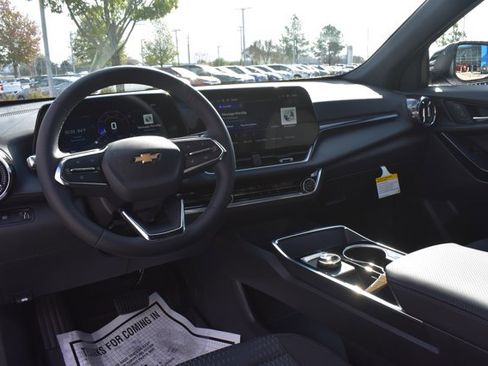 New 2026 Chevrolet Equinox LT w/ Safety and Technology Package image 18