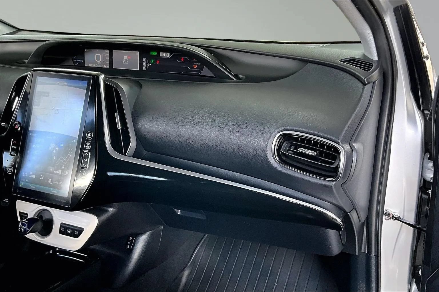 Used 2018 Toyota Prius Prime Premium FWD image 23