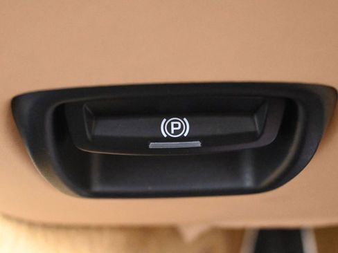 Used 2016 Porsche 911 Turbo S image 22