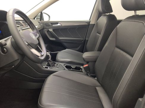 Used 2023 Volkswagen Tiguan SE FWD image 17