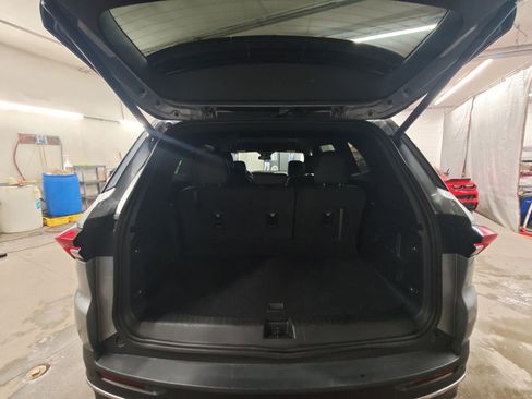 Used 2025 Buick Enclave Preferred image 32