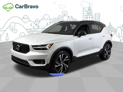 Used 2021 Volvo XC40 T4 R-Design w/ Advanced Package