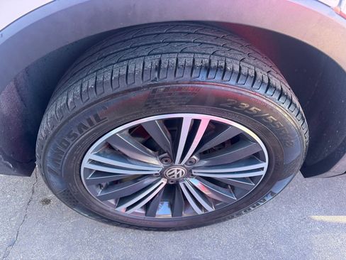 Used 2018 Volkswagen Tiguan SEL image 22