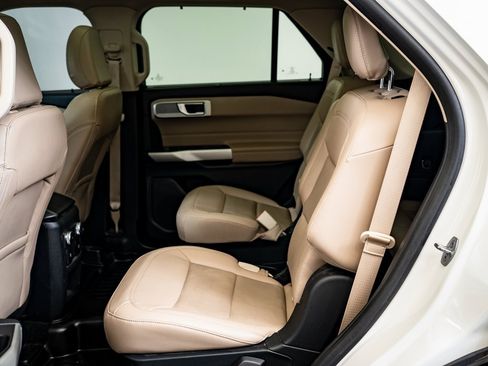 Used 2021 Ford Explorer Limited w/ Equipment Group 301A image 37