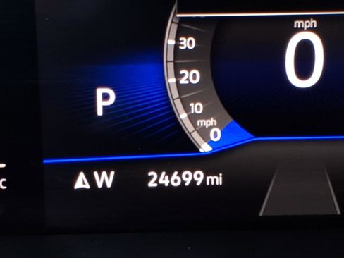 Certified 2022 Volkswagen Tiguan SE FWD image 32