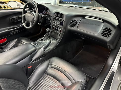 Used 2004 Chevrolet Corvette Convertible 2D w/ Preferred Equipment Group image 43