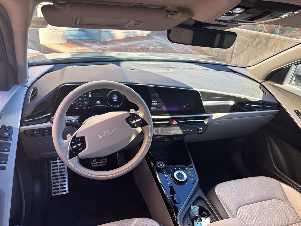 Used 2023 Kia Niro Wave w/ Wave Preserve Package FWD image 10
