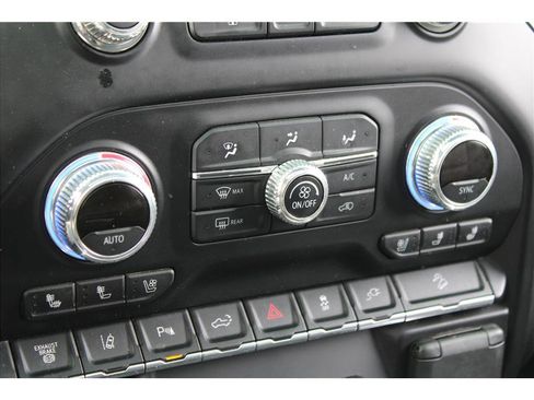 Used 2020 GMC Sierra 3500 Denali w/ Denali Ultimate Package image 27