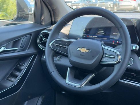 New 2026 Chevrolet Equinox LT w/ Safety and Technology Package AWD/4WD image 8