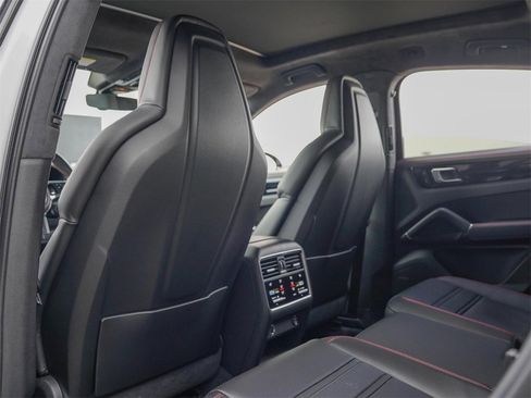 Used 2023 Porsche Cayenne GTS image 33