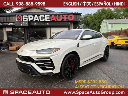 Used 2022 Lamborghini Urus AWD/4WD image 1