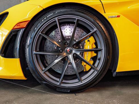 Used 2018 McLaren 720S Performance image 20