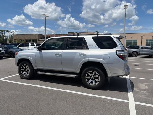 Used 2021 Toyota 4Runner TRD Off-Road Premium w/ Moonroof Package AWD/4WD image 4