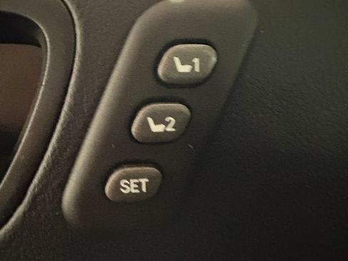 Used 2017 Toyota Sienna Limited AWD/4WD image 7