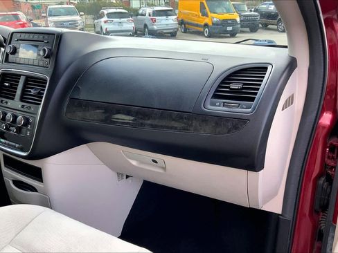 Used 2016 Dodge Grand Caravan SE w/ Quick Order Package 29E SE image 15