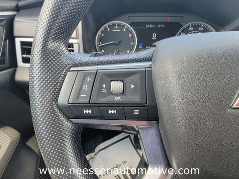 Used 2024 Mitsubishi Outlander ES image 17