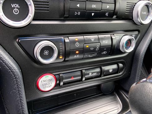 Used 2019 Ford Mustang Coupe w/ Black Accent Package image 28