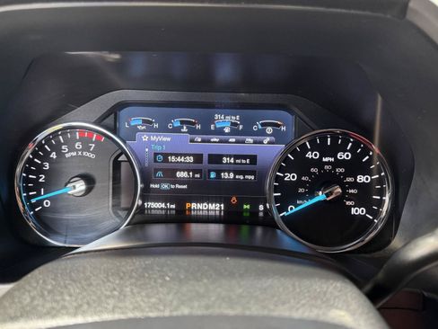 Used 2019 Ford F250 Platinum w/ Platinum Ultimate Package AWD/4WD image 3