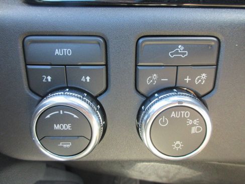 New 2026 GMC Sierra 1500 SLE w/ Max Trailering Package image 16