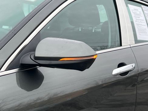 Used 2024 Hyundai Elantra Limited image 8