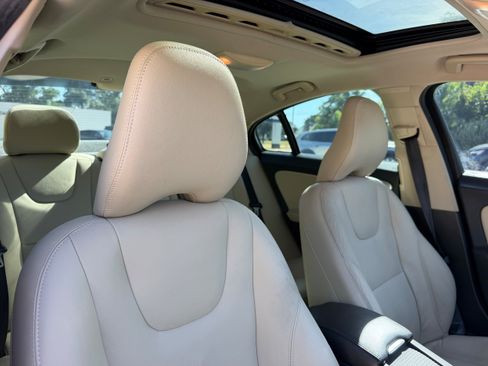 Used 2016 Volvo S60 T5 Premier w/ Convenience Package FWD image 10