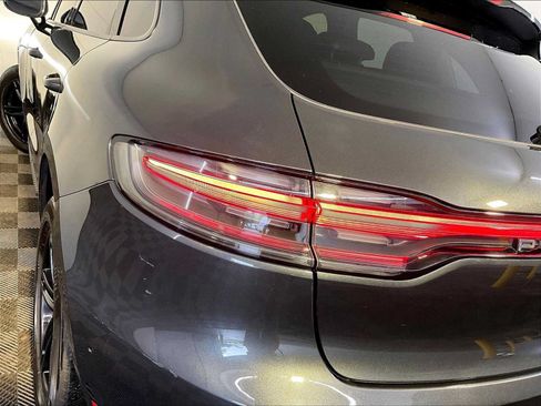 Certified 2024 Porsche Macan AWD/4WD image 30