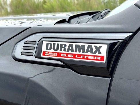 Used 2024 GMC Sierra 2500 AT4 w/ AT4 Preferred Package image 3