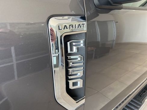 Used 2022 Ford F250 Lariat w/ Chrome Package image 7