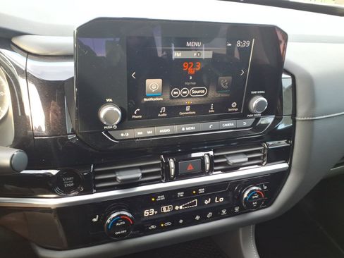 New 2025 Nissan Pathfinder SV image 12