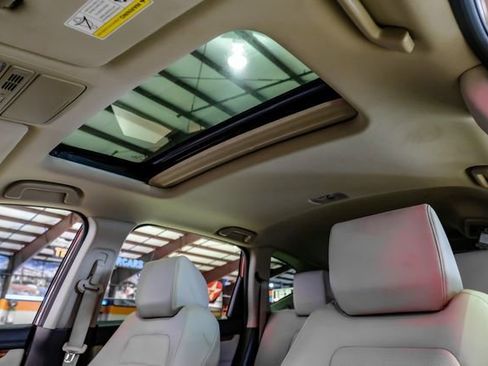 Used 2019 Honda CR-V Touring image 7